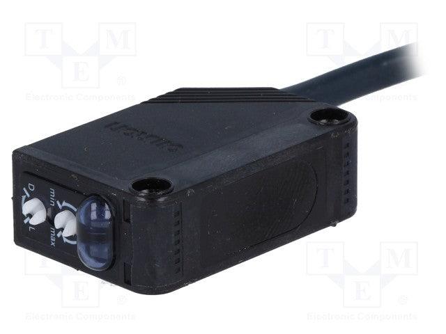 E3Z-D82 2M Diffuse-reflective, Sensing distance White paper 300 x 300 mm: 1 m, Light-ON/Dark-ON selectable, PNP, Pre-wired models (2 m), Infrared LED (860 nm) OMRON in pakistan - industryparts.pk