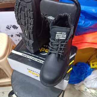 Black Leather Antislip and Heat-Resistant Safety Shoes in Pakistan